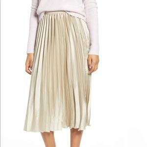 Lucky Brand Pleated midi satin skit